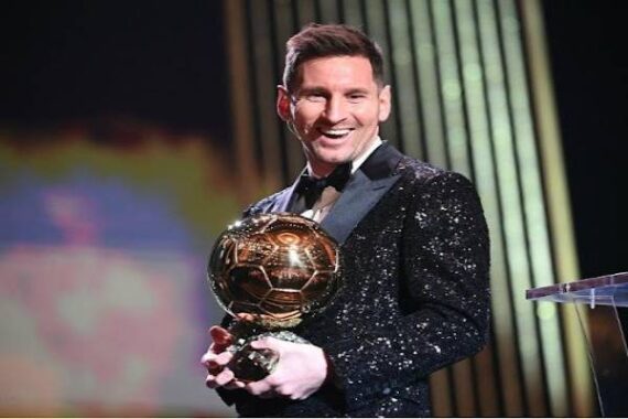 Lionel Messi – Chú “bọ chét” vàng của làng sân cỏ.