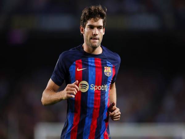 Bóng đá 22/11: Marcos Alonso không hạnh phúc tại Barca