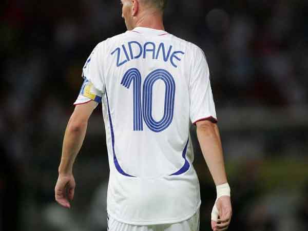 Cầu thủ mang áo số 10 xuất sắc - Zinedine Zidane