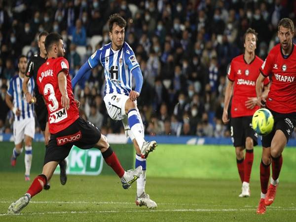 Dự đoán kèo O/U Real Sociedad vs Alaves (2h30 ngày 29/8)