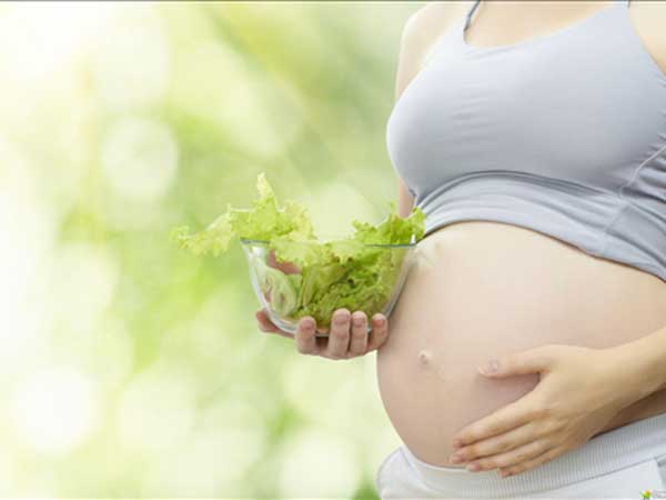Mộng thấy bạn có bầu và chuẩn bị sinh em bé