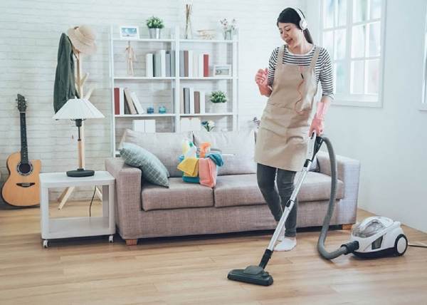 Mơ thấy dọn dẹp nhà cửa có liên quan đến tiền bạc?