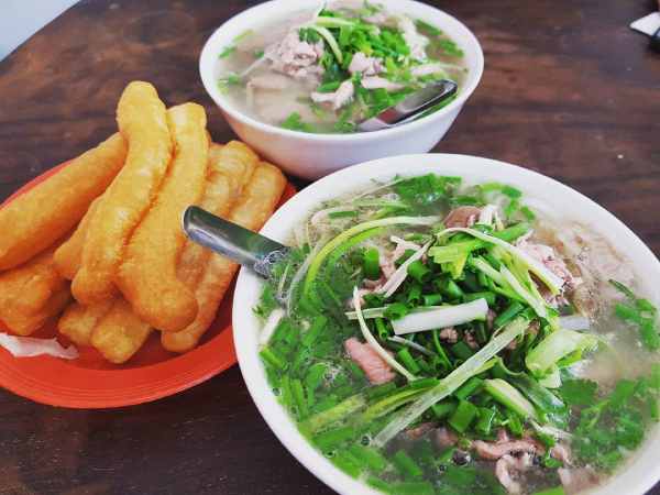 Nằm mơ thấy ăn phở có phải là điềm báo may mắn không?