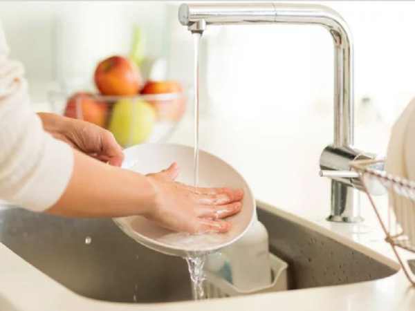 Giấc mơ nằm mơ thấy rửa bát tiết lộ điều gì sâu xa?