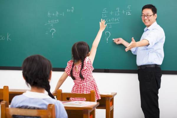 Mơ thấy thầy giáo là điềm lành hay cảnh báo ngầm?
