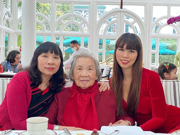 Mơ thấy bà nội đã mất hiện về, sống lại là điềm gì Mơ thấy bà nội đã mất hiện về, sống lại là điềm gì