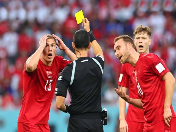 Thẻ vàng trong bóng đá bị phạt bao nhiêu tiền?