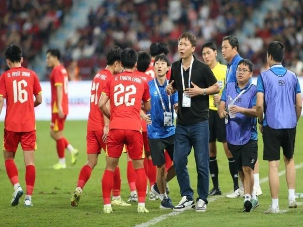 Khi hai trường phái va chạm: Á Đông – Địa Trung Hải