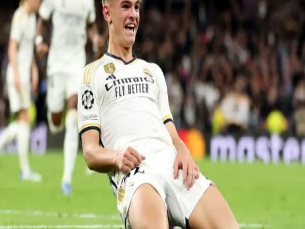 Cầu thủ trẻ đa vị trí, tăng tạo cơ hội đáng kể