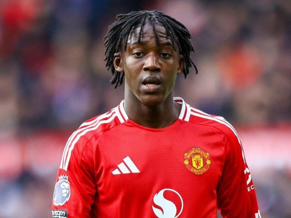 Mainoo chờ cơ hội ra sân tại Premier League