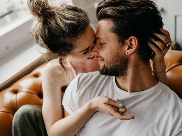 Mơ thấy người lạ yêu mình là điềm gì, con gì tài lộc?