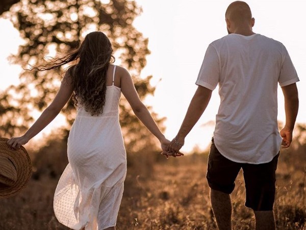 Mơ thấy người lạ yêu mình là điềm gì, con gì tài lộc?