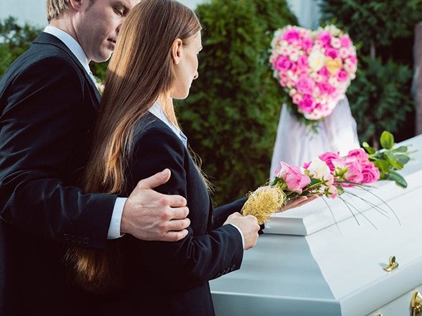 Nằm mơ thấy người yêu cũ chết là điềm gì, dữ hay lành?