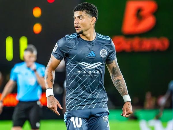 Hearts Gây Sốc Thị Trường | Sẵn Sàng Nổ “Bom Tấn” Reginaldo Ramires