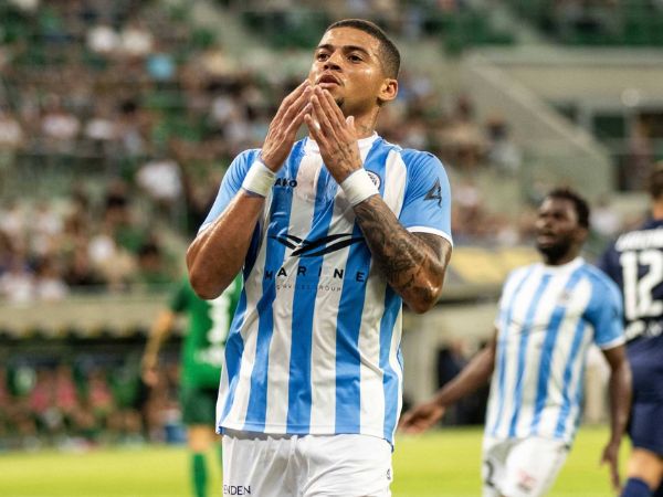 Hearts tăng tốc trong kế hoạch chiêu mộ Ramires