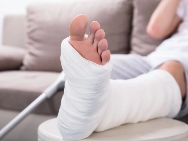 Nằm mơ thấy gãy chân là điềm gì, con gì giúp đổi vận?