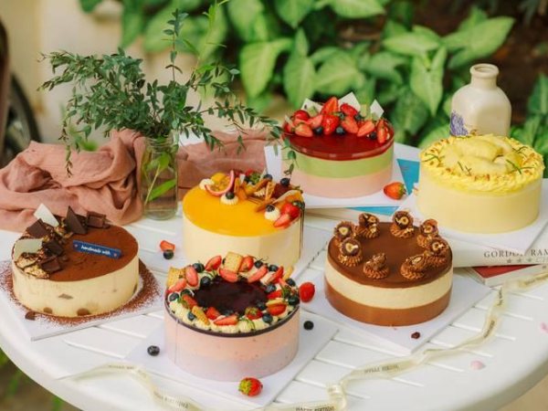 Giải mã mơ thấy ăn bánh ngọt, bánh kem là điềm gì?